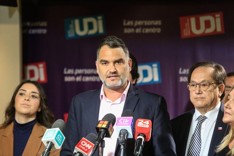 A_UNO_1507606 2.jpg
