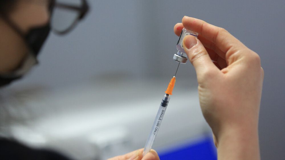 Vacuna anual contra COVID-19: ¿Cuándo comenzará la inoculación a mayores de 80 años?