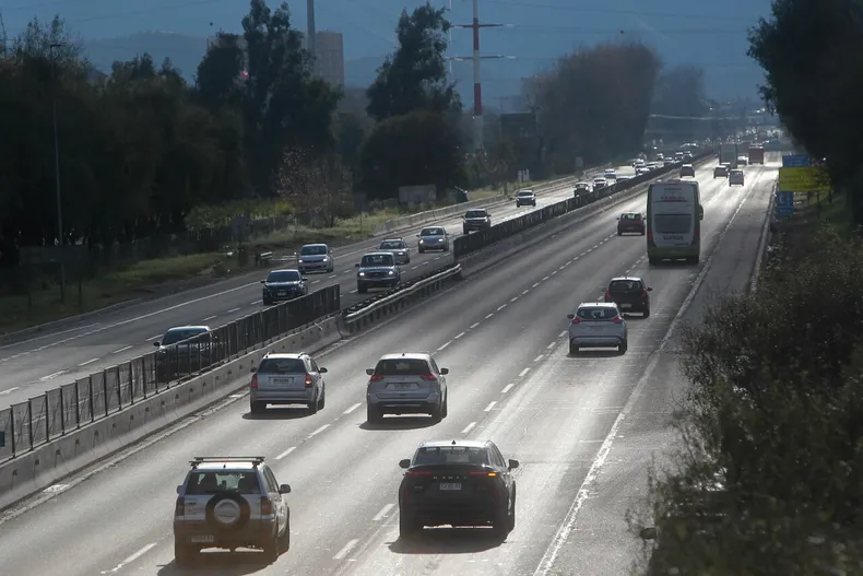 por riesgo de incendio y falla en frenos kia llama a revision 959 vehiculos vendidos en chile entre 2010 y 2023.webp