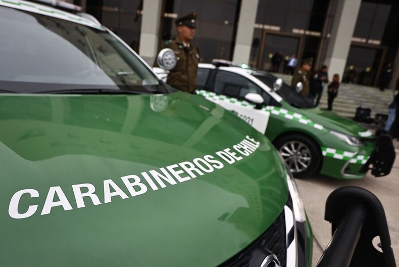 ahora carabineros patrullan en enjambre en la rm con 100 nuevas patrullas y uso de ia.jpg
