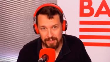 Pablo Iglesias defiende al embajador de Chile en España y denuncia “acoso mediático”