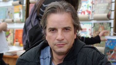 Pablo Mackenna critica a Gonzalo Feito por publicar información no oficial sobre sueldos de directivos del Museo de la Memoria