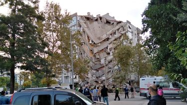 VIDEOS| Los impactantes registros que dejan el terremoto y tsunami en Izmir, Turquía