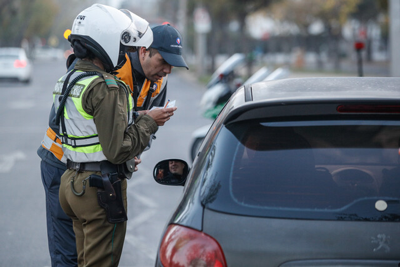 Restricción vehicular en Santiago este miércoles 20 de mayo. Agencia Uno.