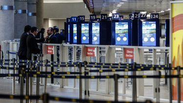 Apagón Cibernético: Falla mundial de Microsoft provoca caídas de servicios de aeropuertos y bancos