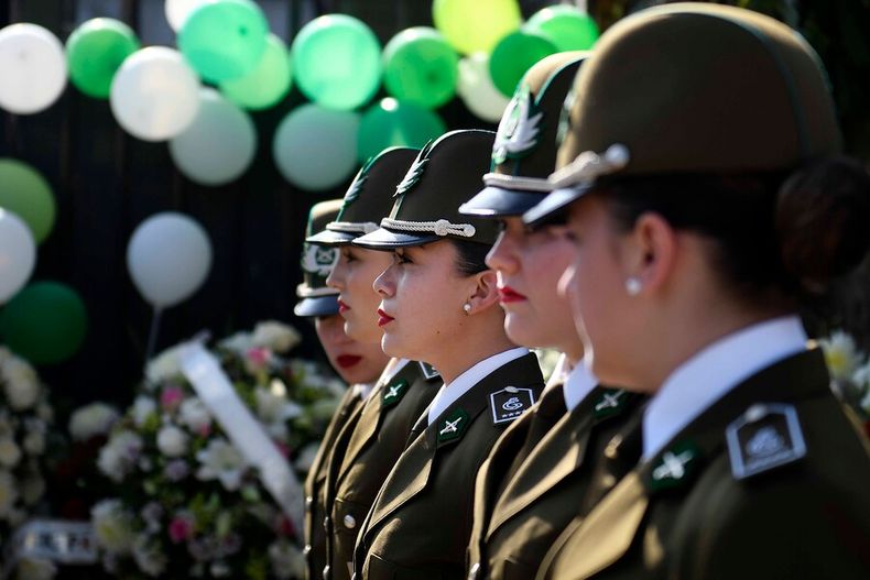 Homenaje a carabinera Rita Olivares.jpg