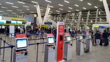 Casi 2 mill de viajeros saldrán en Fiestas Patrias: 40% lo hará en avión y hacia Calama o Lima