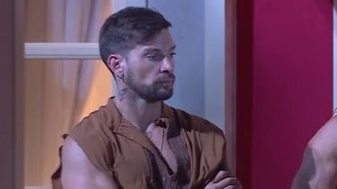 Mateucci en picada tras burlarse de Pangal: Entre recetas e insultos lapidan a polémico chico reality