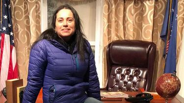 Piden renuncia a esposo de abogada que habla con Hermosilla: Trabajaba en Bienes Nacionales
