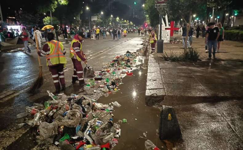Basura en México tras triunfo frente a Corea del Sur en el Mundial 2026.&nbsp;