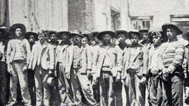 El Desconcierto | Obreros sobrevivientes a la Matanza de la Escuela Santa Maria de Iquique 1.png