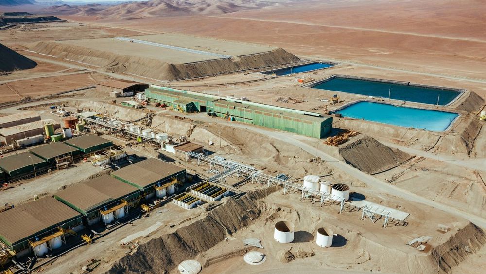 Un informe de Aggreko postula que los permisos no siguen el ritmo de la demanda en minería. José Albornóz Farías, gerente regional de la compañía, explica los desafíos.