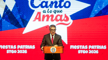 Mario Desbordes, alcalde de Santiago, durante la inauguración de la Gran Fonda de Chile 2026 en Parque OHiggins. Créditos: Agencia Uno.