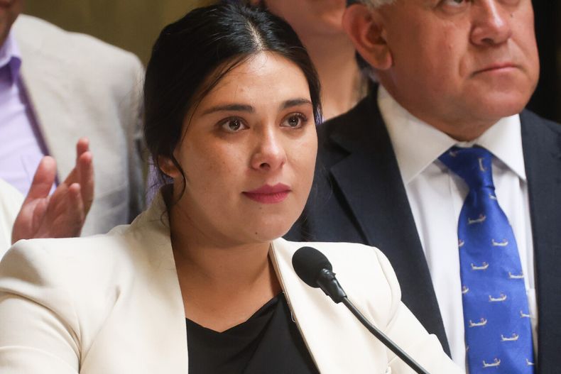 17741 a uno 1646899.jpg