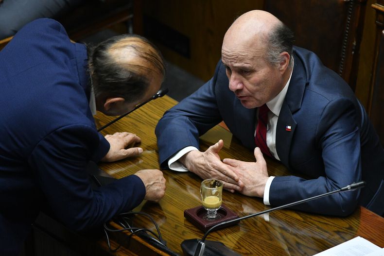 Gobierno de Kast deberá defender su megarreforma en el TC - Agencia Uno