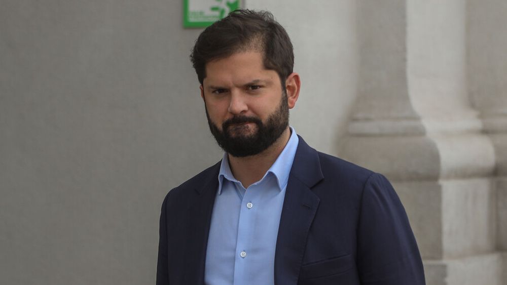 No es cierto: Boric en picada contra embajador de Israel por mentir sobre contacto