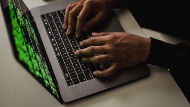 Chile establece multas de hasta 2,6 millones de dólares en su primera ley de ciberseguridad