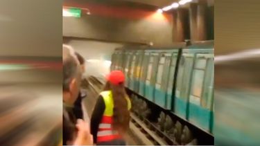 Alerta Metro: Cierran Estación Vicente Valdés ante presencia de mucho humo