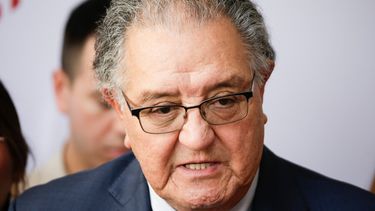 Huenchumilla presentó reforma para legalizar eutanasia: No hay un Vaticano en la DC