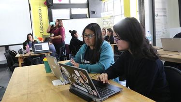 ¿Estás buscando pega?: Ofrecen más de 10 mil cupos laborales en el marco de la Feria de Empleo y Emprendimiento