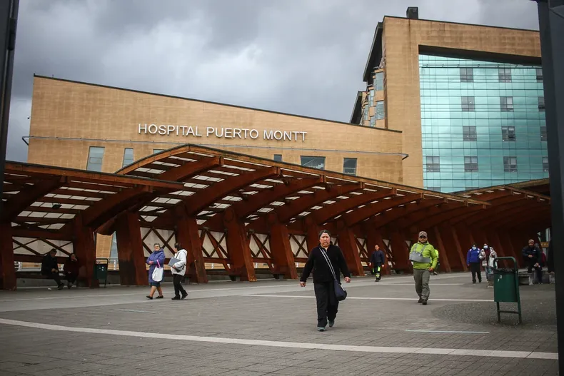 acusan a hospital de dejar morir a bebe y falsear registros se querellaron y dijeron que se nego a incubadora.webp
