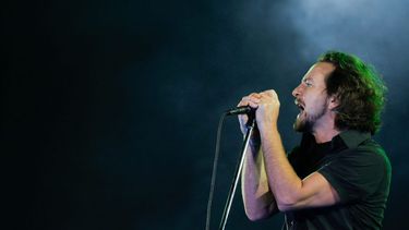 Eddie Vedder invita a chileno a su festival en California para exponer amenazas a la Patagonia