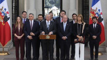 Kast y sus ministros en La Moneda / Agencia Uno