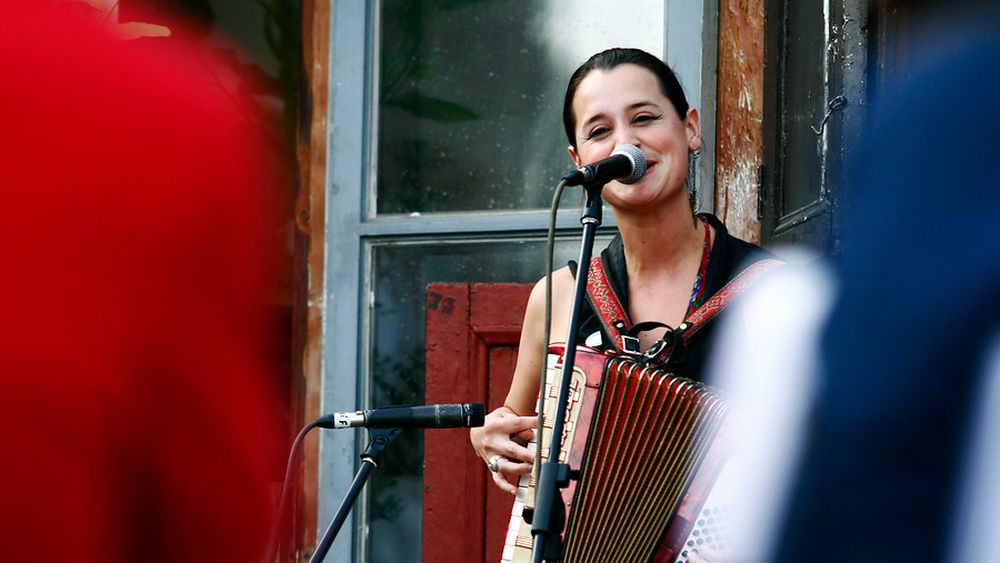 En el cumpleaños de Violeta Parra: Día de la Música Chilena reunirá a más de 40 artistas en la Región Metropolitana
