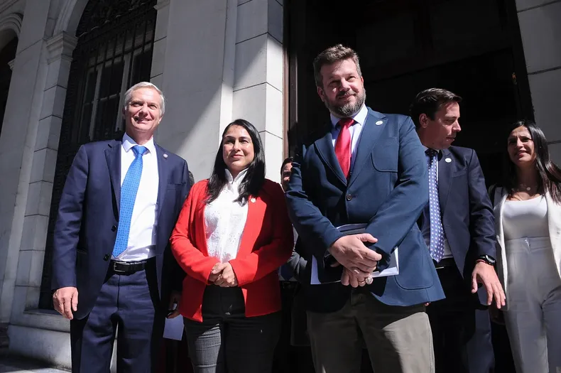 14332 a uno 1653506.webp