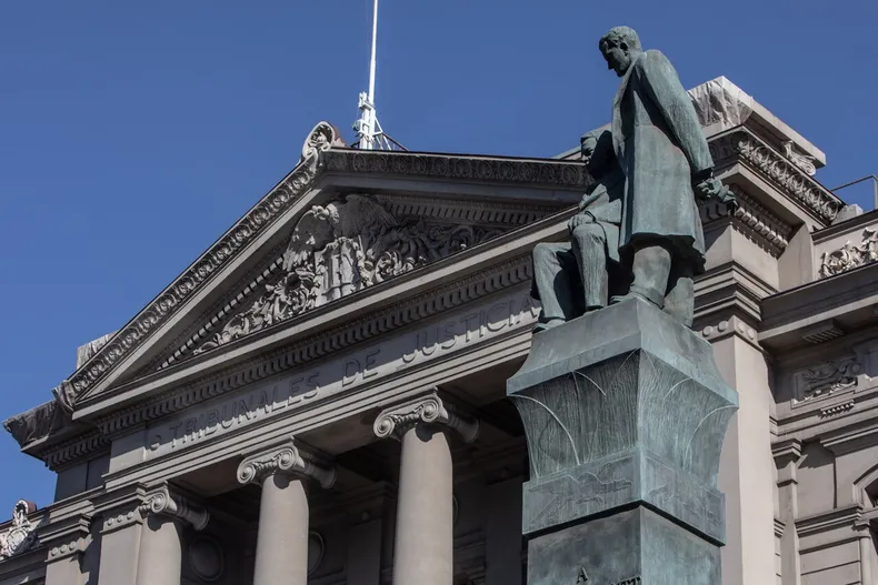 vecinos logran en juicio que se repare socavon en 90 dias suprema advierte peligro para 4 mil habitantes de la zona.webp