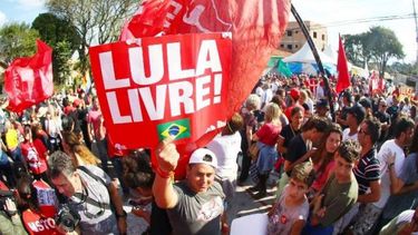 Festival en favor de la libertad de Lula reúne 50 mil personas en Sao Paulo