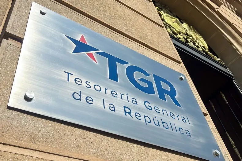 jubilado sufrio embargo de su pension por deuda de 64 millones con tgr y fue a la justicia suprema rechazo su recurso.webp