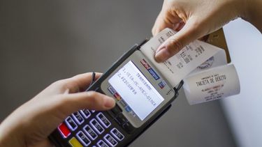 Buscan normar garantías para refinanciar deudas y calcular pagos mínimos de tarjetas