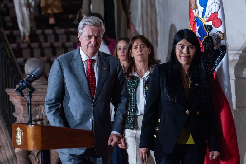 José Antonio Kast junto a la ministra Ximena Lincolao / Agencia Uno