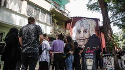 Presidente Boric y cientos de personas despiden a Joan Jara: “Su legado es imperecedero”