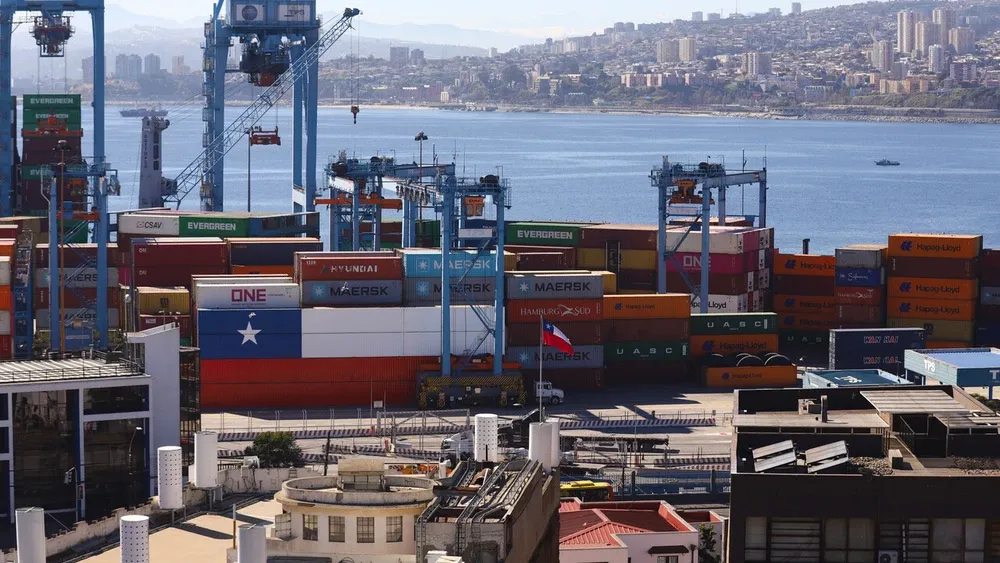 FMI eleva cinco décimas su pronóstico de crecimiento de Chile en 2025: Llegará hasta el 2,5%