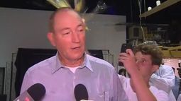 VIDEO| Mira cómo le revientan un huevo en la cabeza a político australiano que culpó a los musulmanes de la masacre ocurrida en Nueva Zelanda