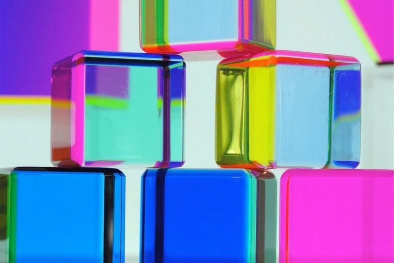 Investigadores en Suiza y centros europeos desarrollan métodos químicos y enzimáticos para recuperar materias primas desde residuos que hasta ahora terminaban en vertederos o incineradoras.