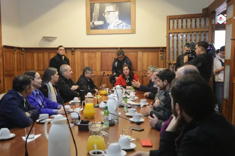 9608 oficialismo comienza negociacion para lista unica parlamenta.webp