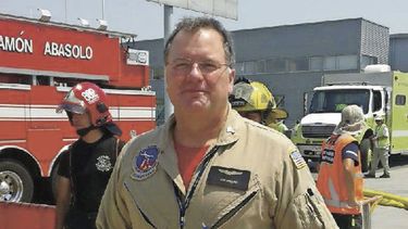 Piloto del SuperTanker asegura que situación incendiaria es grave y que necesitamos más aviones
