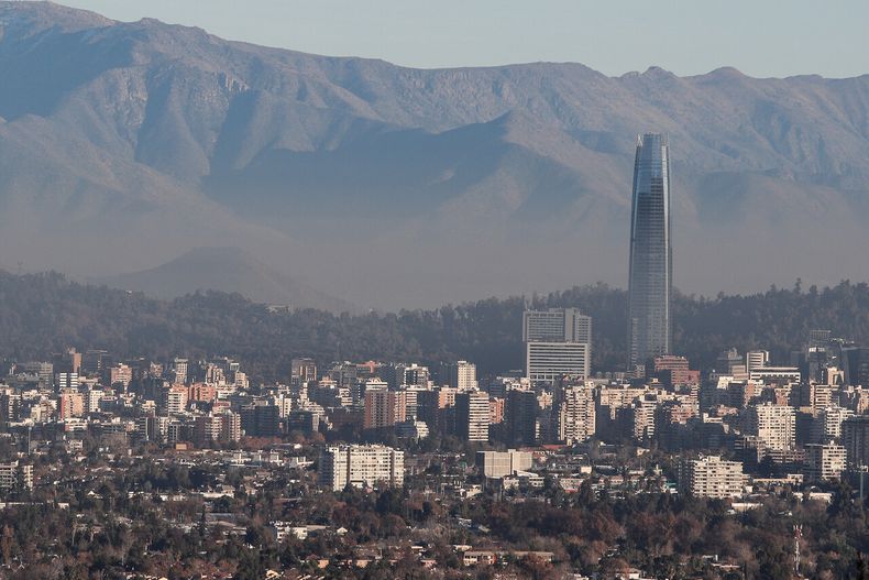 Restricción vehicular en Santiago busca disminuir los niveles de contaminación - Agencia Uno