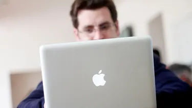 Compró un MacBook Pro en Linio, nunca lo recibió y 7 meses demoró el reembolso: Corte ordenó indemnizarlo con $3 millones