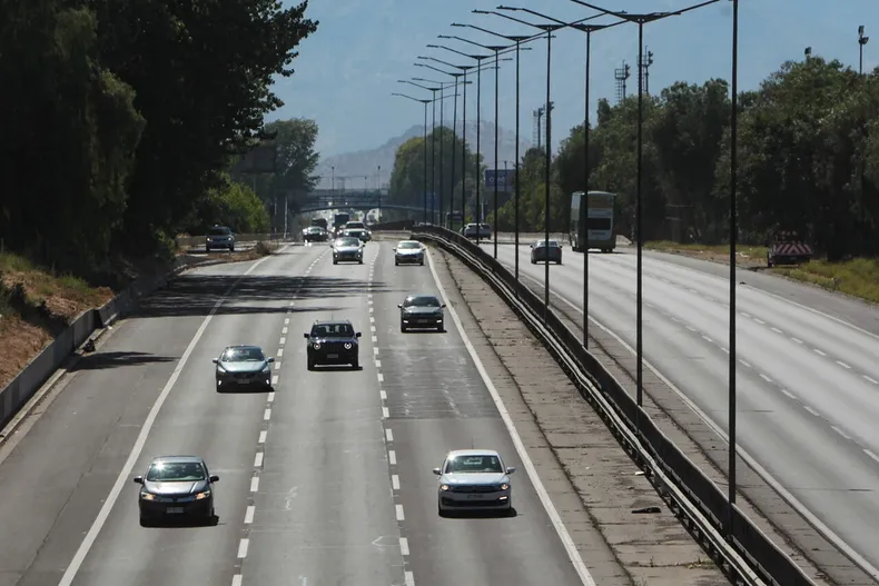 empresa debera pagar 9 millones a cliente tras venderle un auto usado en mal estado y sin informar que no tenia garantia.webp