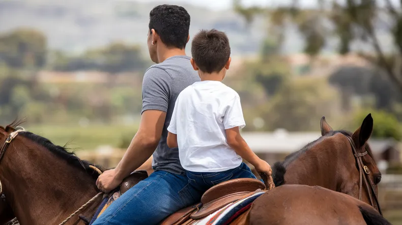 murio paseando en caballo con su hijo tras ser atropellado por conductor ebrio  deberan pagar a familia 34 millones.webp