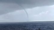 Aviso por posibles trombas marinas en 5 regiones - Captura de video