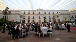 Imagen de archivo de una cena en el Palacio de La Moneda - Agencia Uno Imagen de archivo de una cena en el Palacio de La Moneda - Agencia Uno
