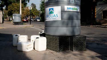 Corte de agua en Santiago este domingo 29: Las comunas afectadas y los puntos de abastecimiento