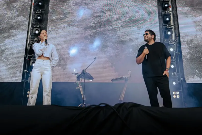11789 javiera mena y santiago montorizado.webp