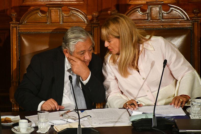 Juan Eduardo Fuentes y Angela Vivanco.jpg