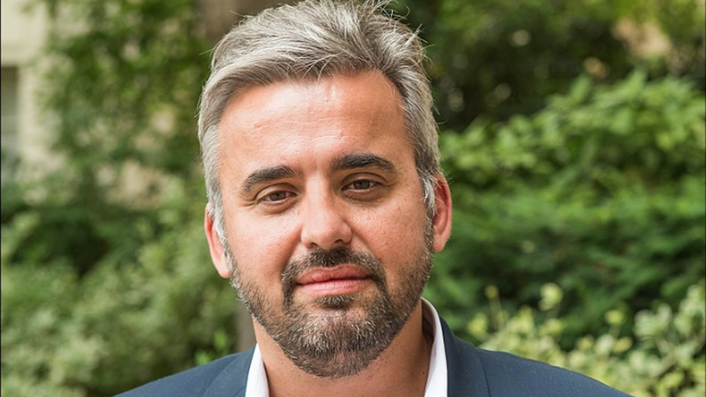 No podemos hablar de ecología con un gobierno que manda disparar contra su pueblo: Diputado francés pide suspender participación en COP25